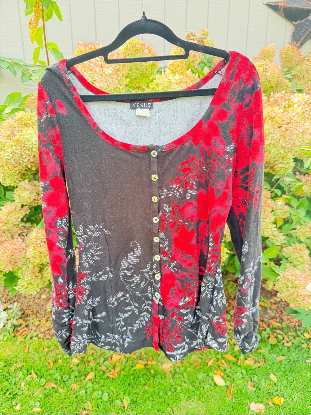 VENUS Red and Black Floral Button-Front Women’s Top